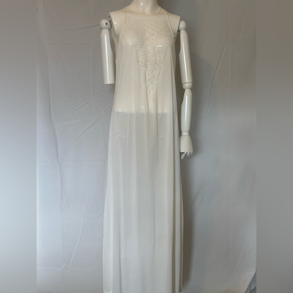 nightgown with a chiffon cape with lace design,form fitting